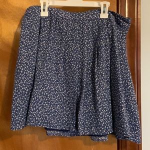Old Navy skirt size medium blue and white